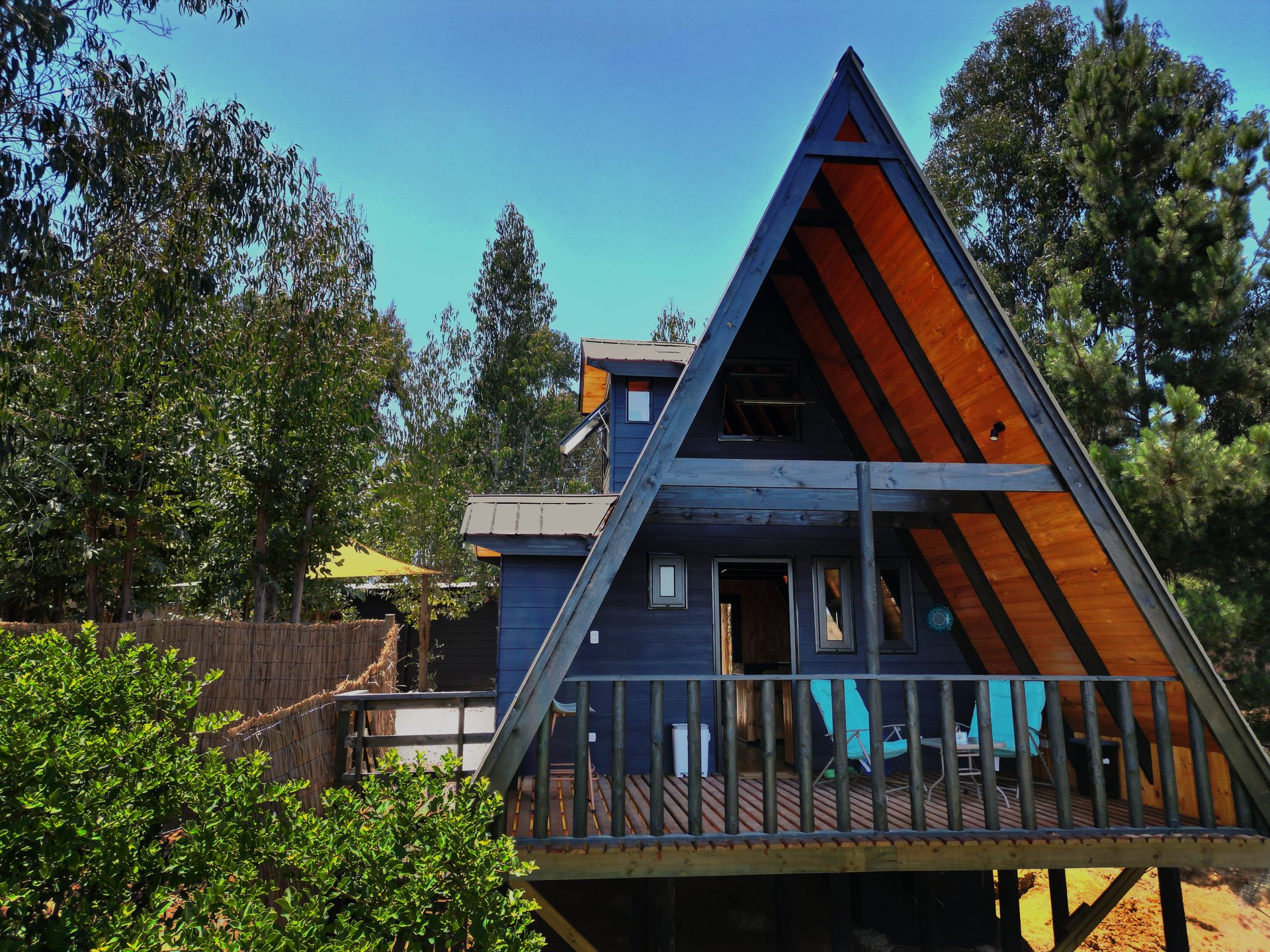 La tiny house con su terraza elevada sobre la quebrada — Parcela 1, Parcela Los Litres